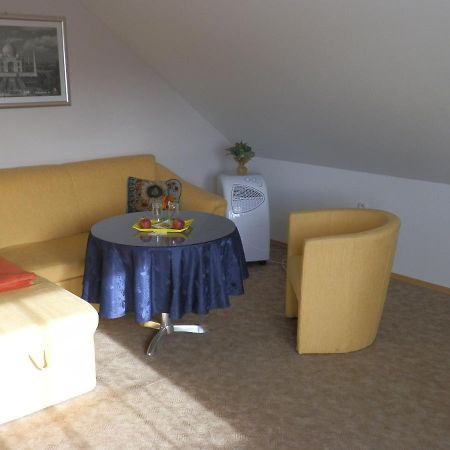 Bed and Breakfast Platanus Beckov Exterior foto
