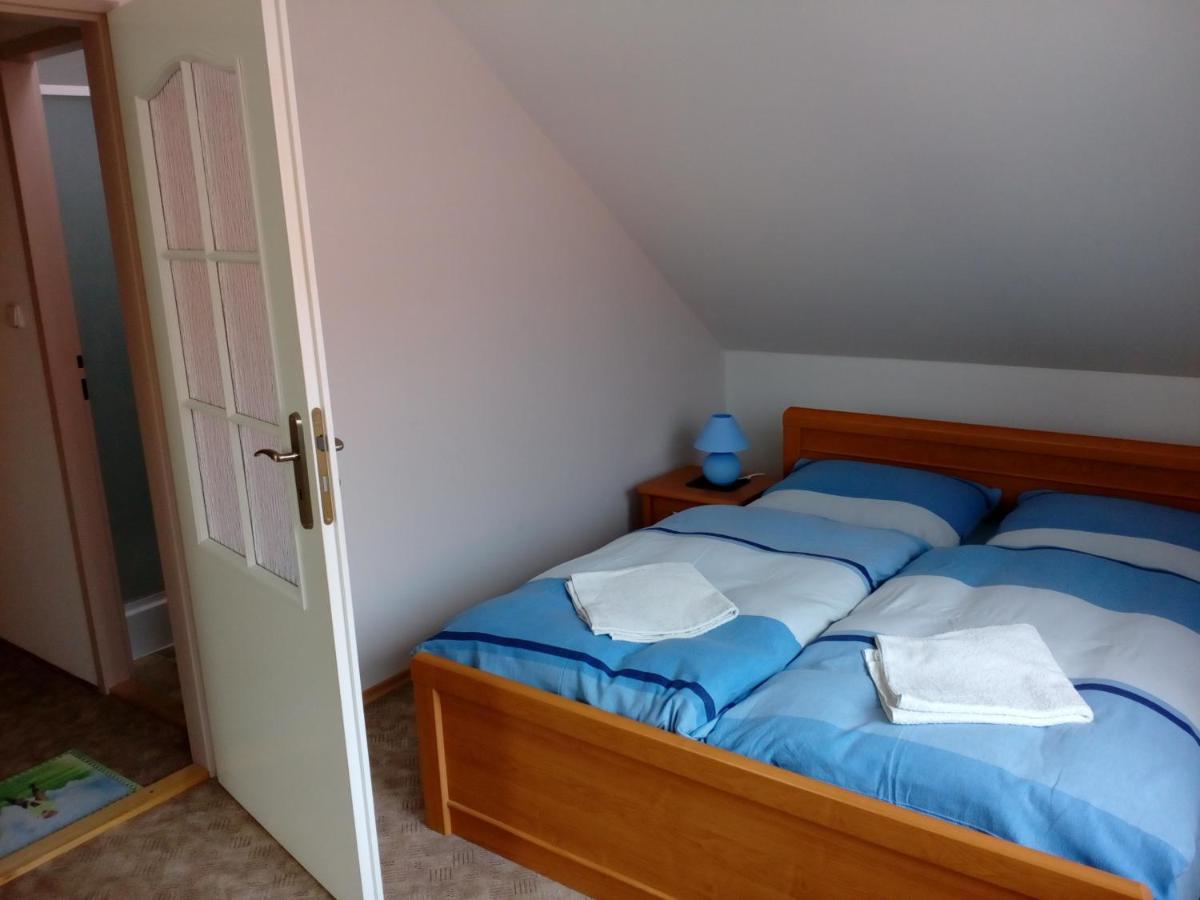 Bed and Breakfast Platanus Beckov Exterior foto